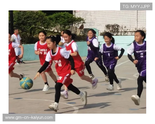 篮球少年穿女装惊艳亮相:引爆网络的“变装奇迹” 篮球少年穿女装惊艳亮相:引爆网络的“变装奇迹”