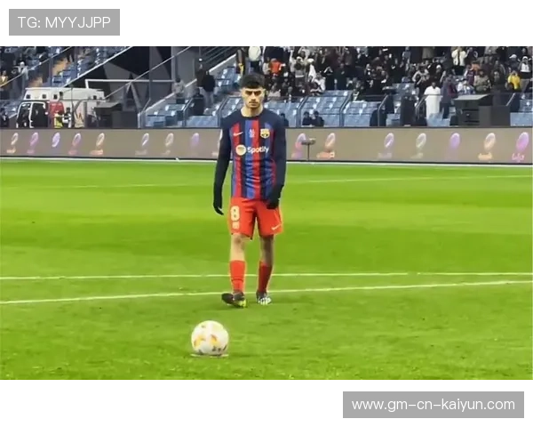 巴萨佩德里脚后跟做球助攻创造梦幻配合