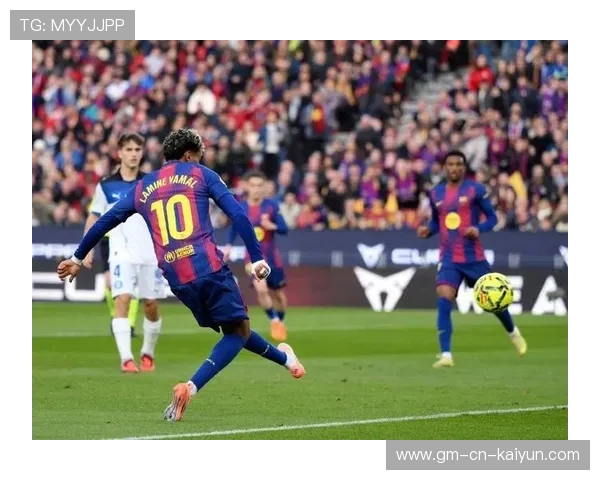 巴萨中前场连续渗透,佩德里直塞穿透三人防守 巴萨中前场连续渗透,佩德里直塞穿透三人防守